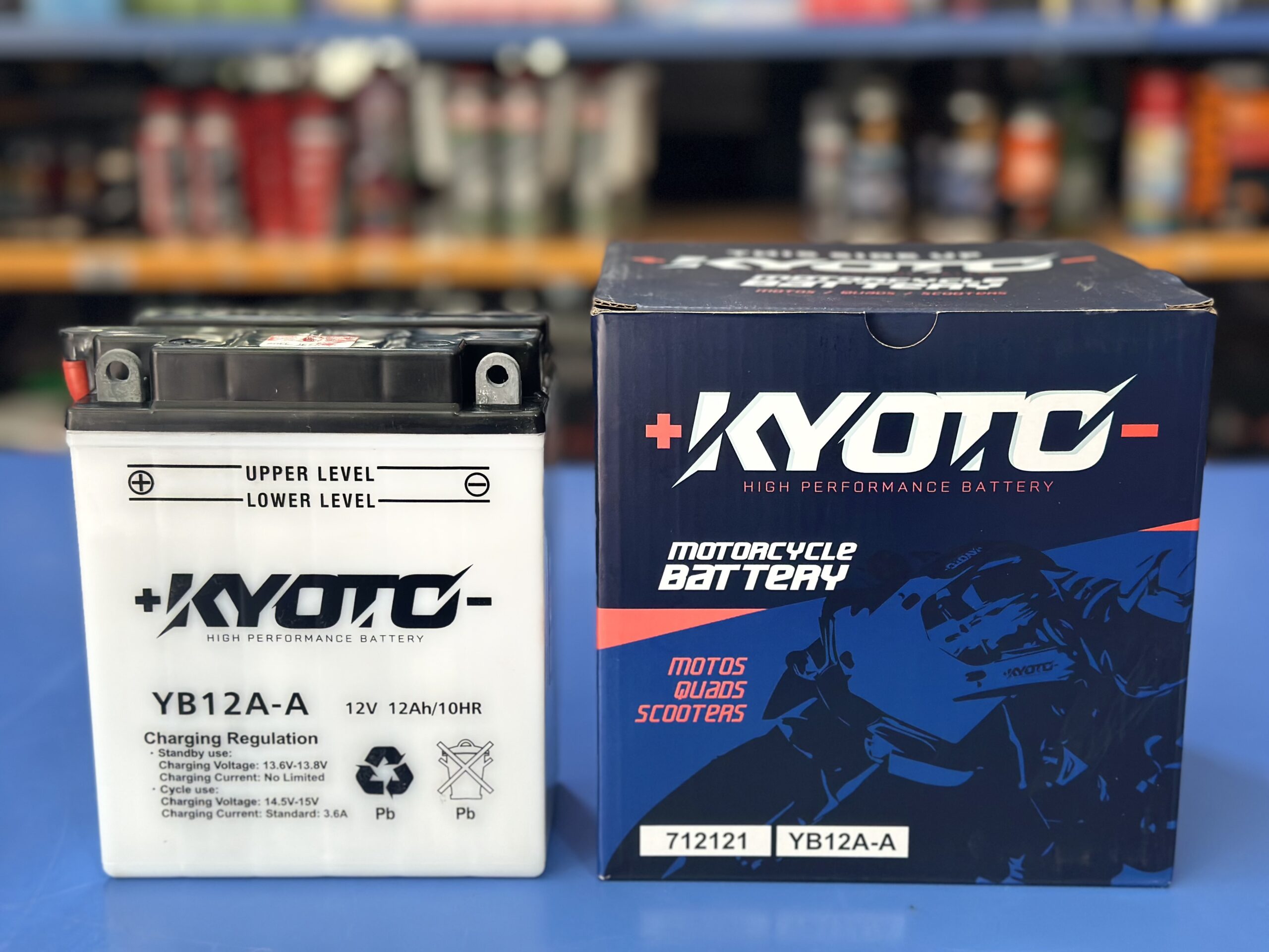 IMG_9886 BATTERIA MOTO YB12A-A ACIDO LIBERO KYOTO - immagine 1